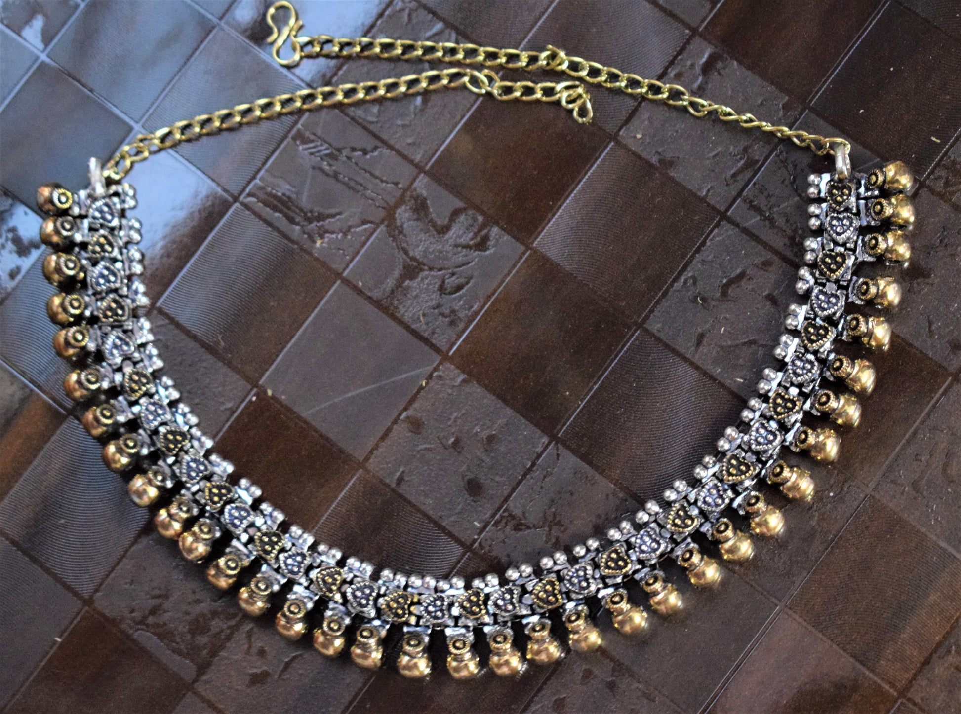 German Silver Heart Choker Necklace - GlitterGleam