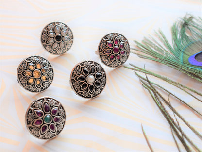 Flower Gemstone Finger Ring - GlitterGleam