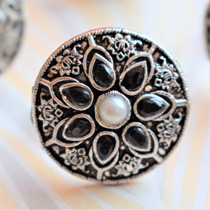 Flower Gemstone Finger Ring - GlitterGleam