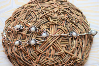 German Silver Oxidized Gemstone Bracelet with Ring (Haath Paan) - GlitterGleam