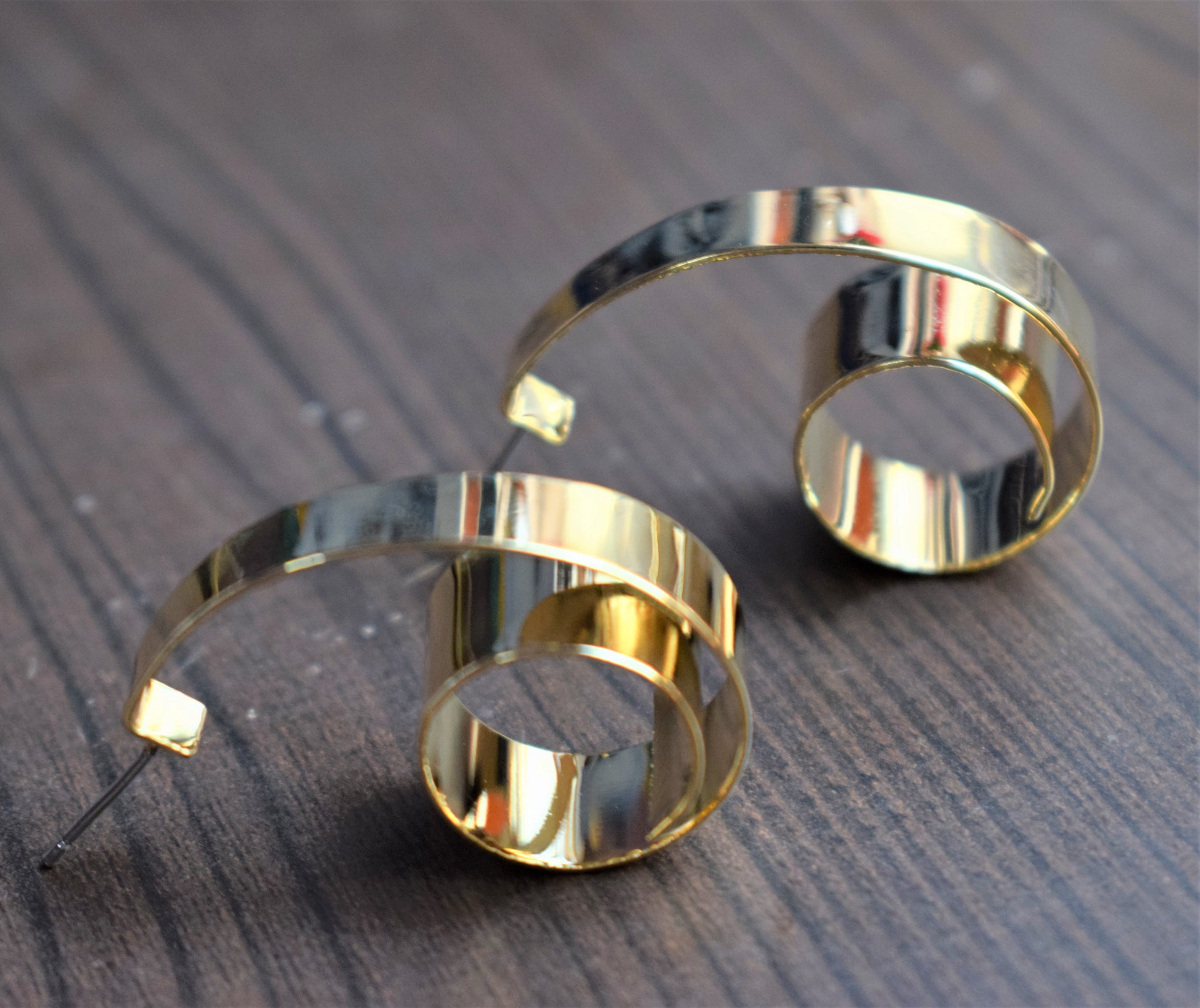 Gold '6' Hoop Sterling Silver Earring - GlitterGleam