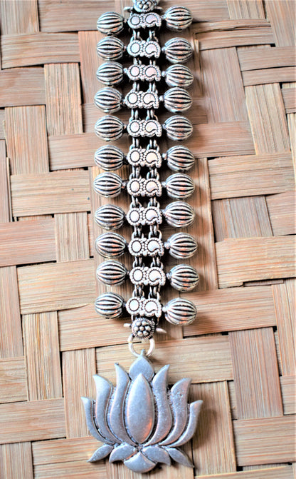 German Silver Lotus Maang Tikka - GlitterGleam