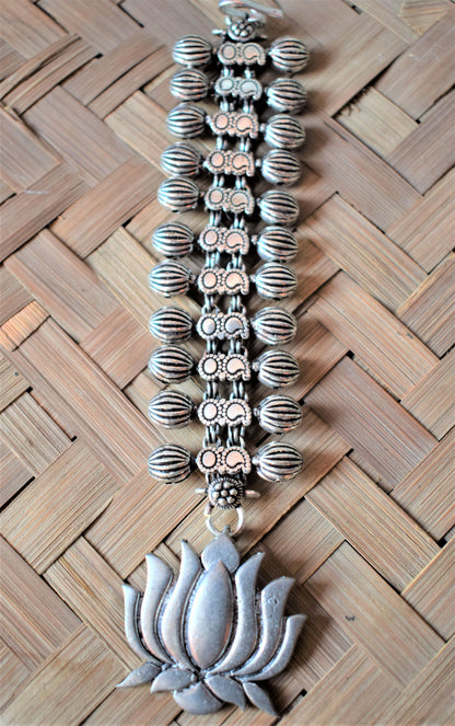 German Silver Lotus Maang Tikka - GlitterGleam