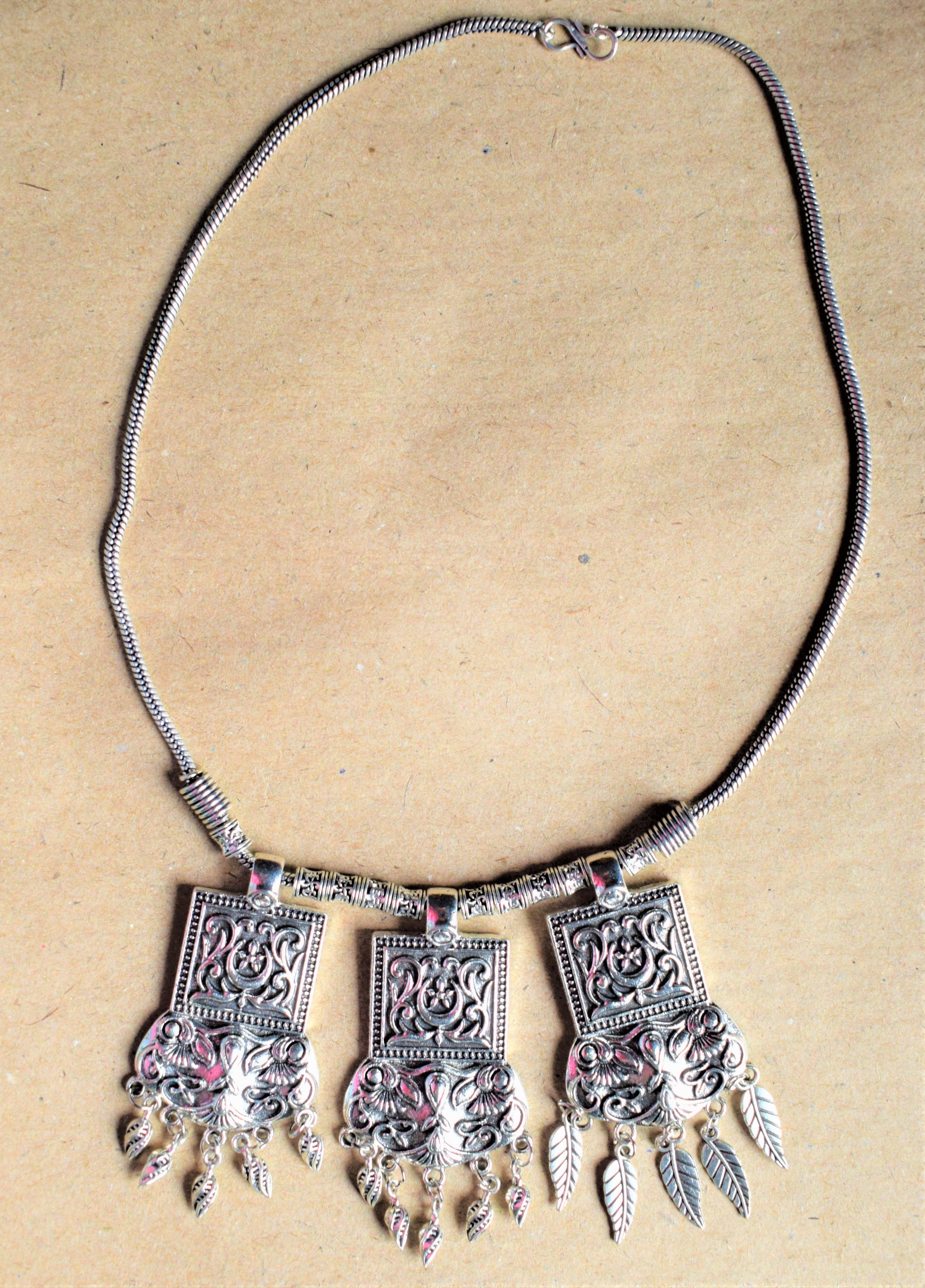Silver Triple Pendant Choker Necklace - GlitterGleam