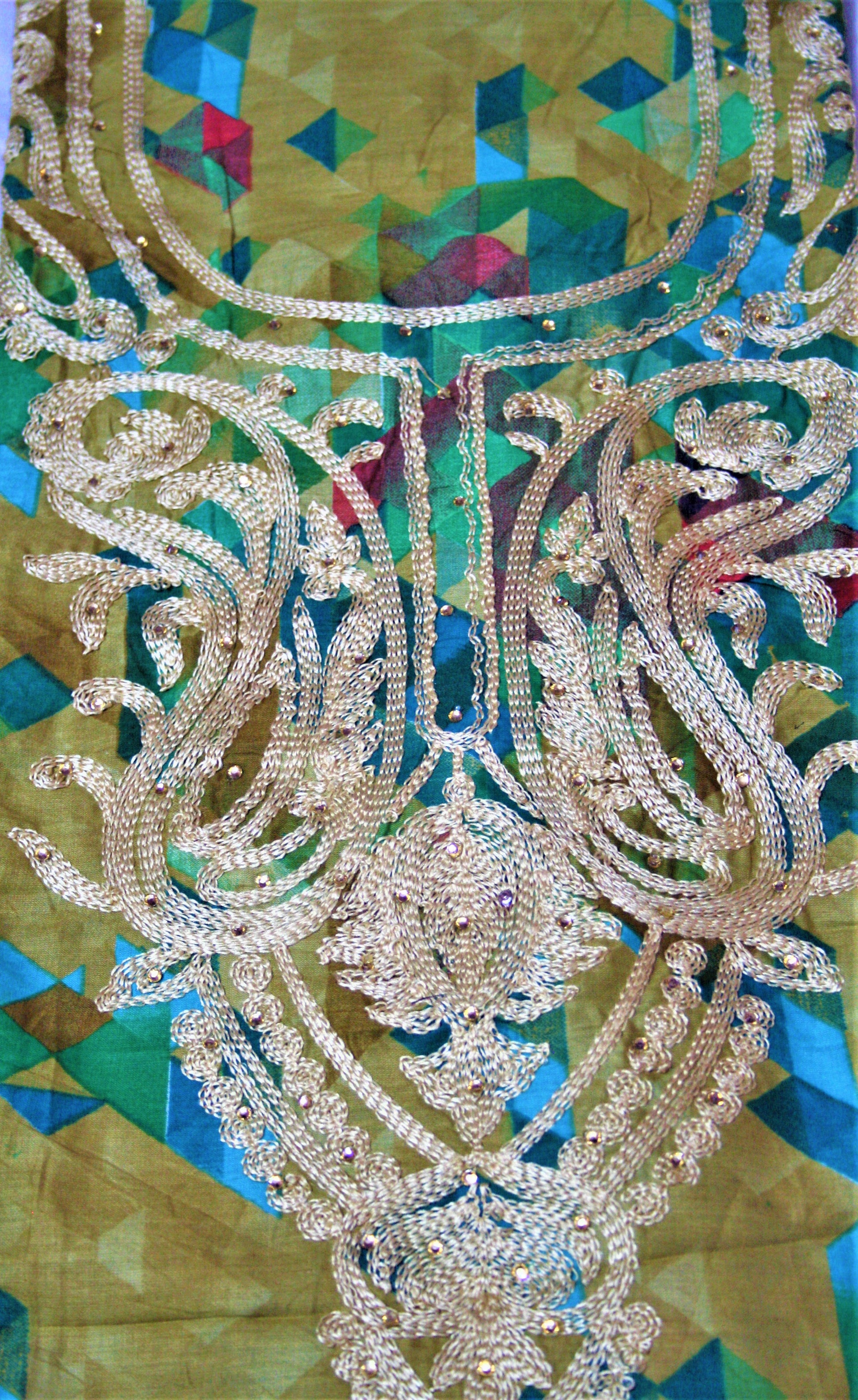 Womens' Resham Embroidery And Net Design Printed Cotton Salwar Suit - GlitterGleam