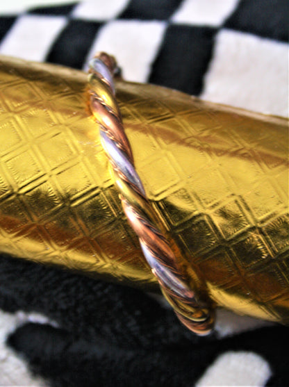 Twisted Alloy Bracelet for Men and Women - GlitterGleam