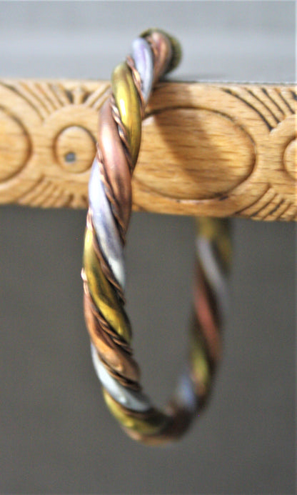 Twisted Alloy Bracelet for Men and Women - GlitterGleam