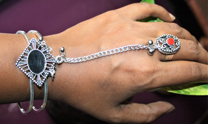 Silver Oxidized Cuff Bracelet with Ring (Haath Paan) - GlitterGleam