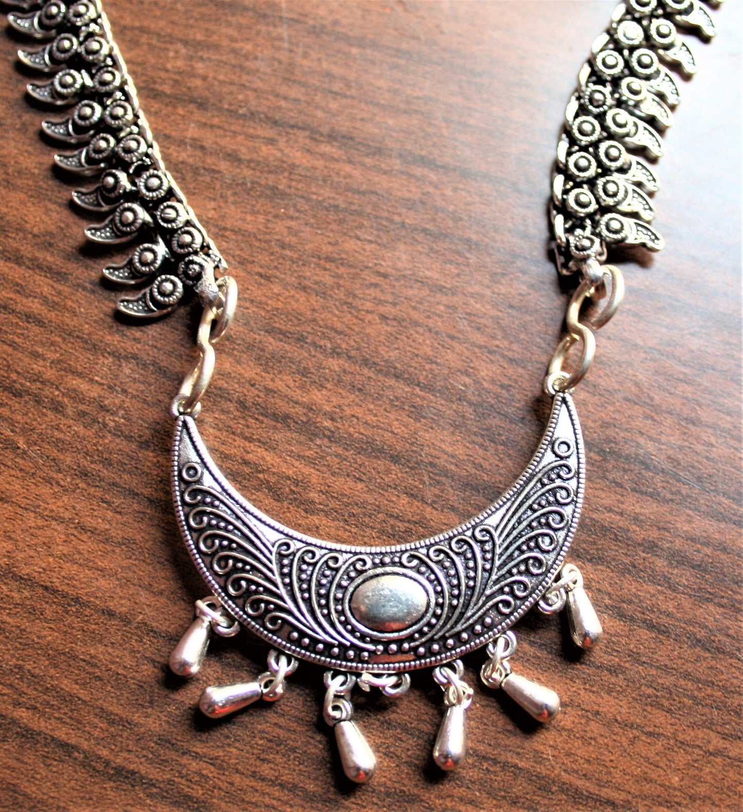 Silver Oxidized Necklace with Crescent Moon Pendant - GlitterGleam