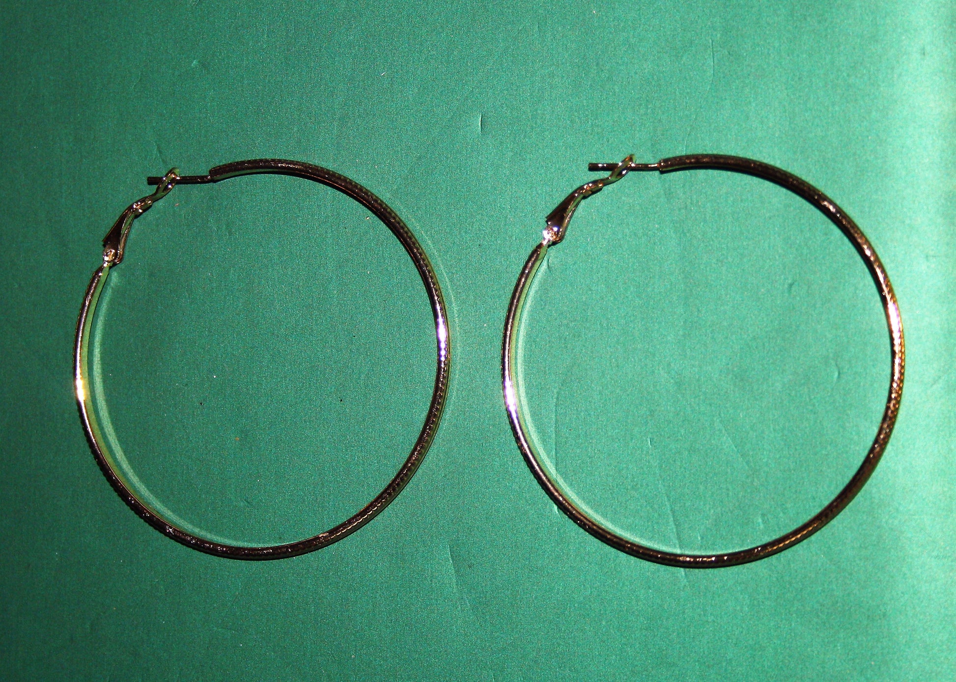 Trendy large hoop earrings - GlitterGleam
