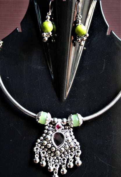 Traditional Choker Necklace with Mirror Pendant and Earrings - GlitterGleam
