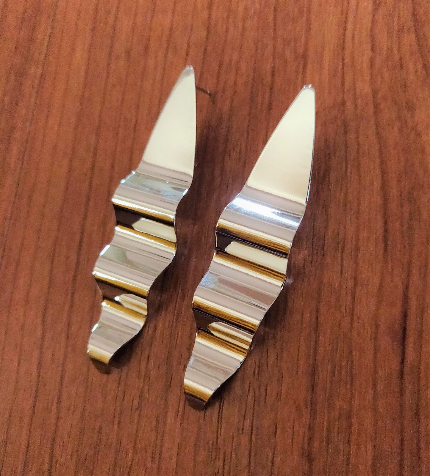 Hammered Spindle Earrings - GlitterGleam