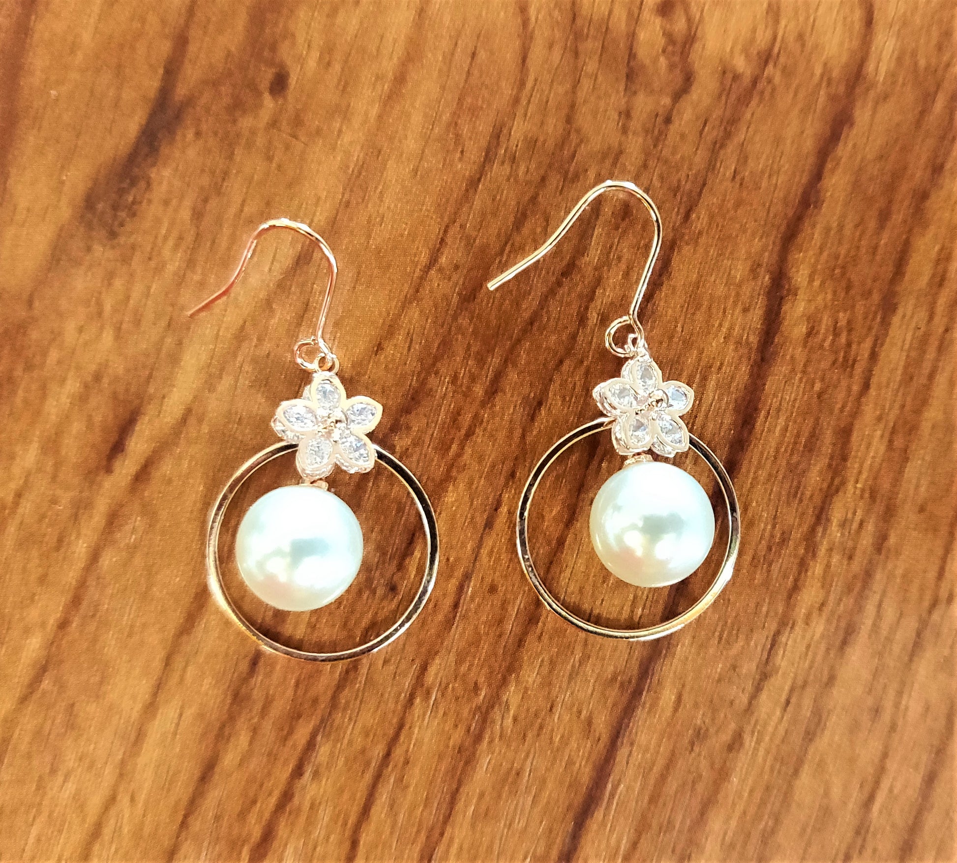 Pearl Floral AD Earring - GlitterGleam