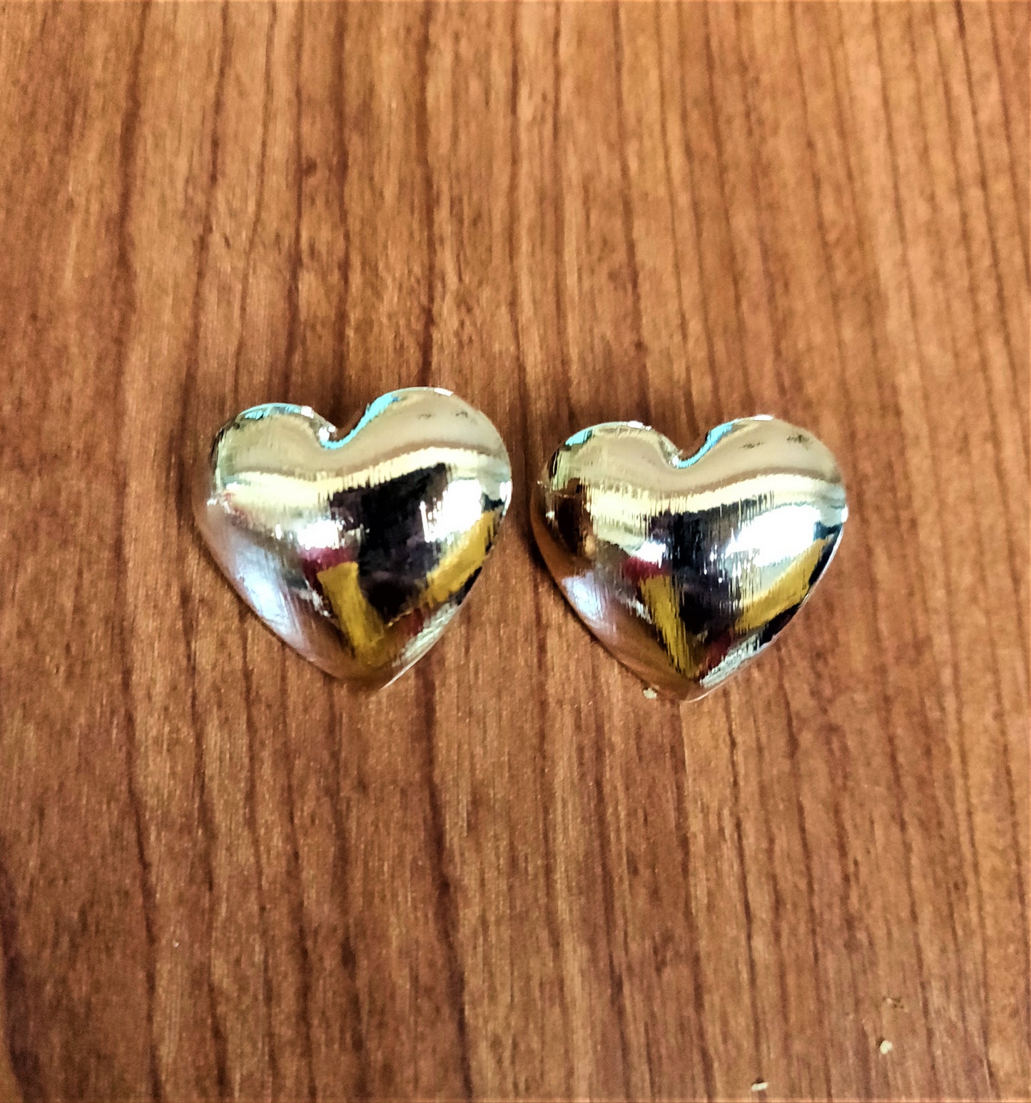 Antique Heart Stud - GlitterGleam