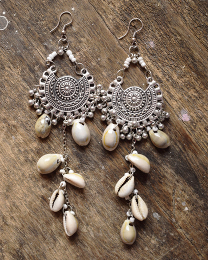 Seashell Chandbali Chandelier Earrings - GlitterGleam