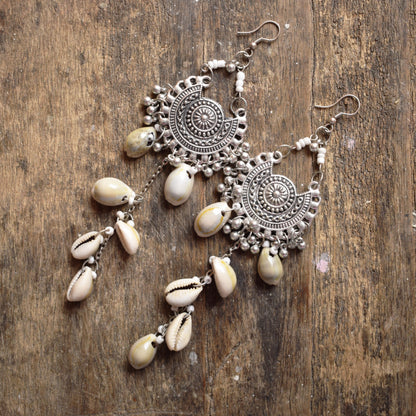 Seashell Chandbali Chandelier Earrings - GlitterGleam